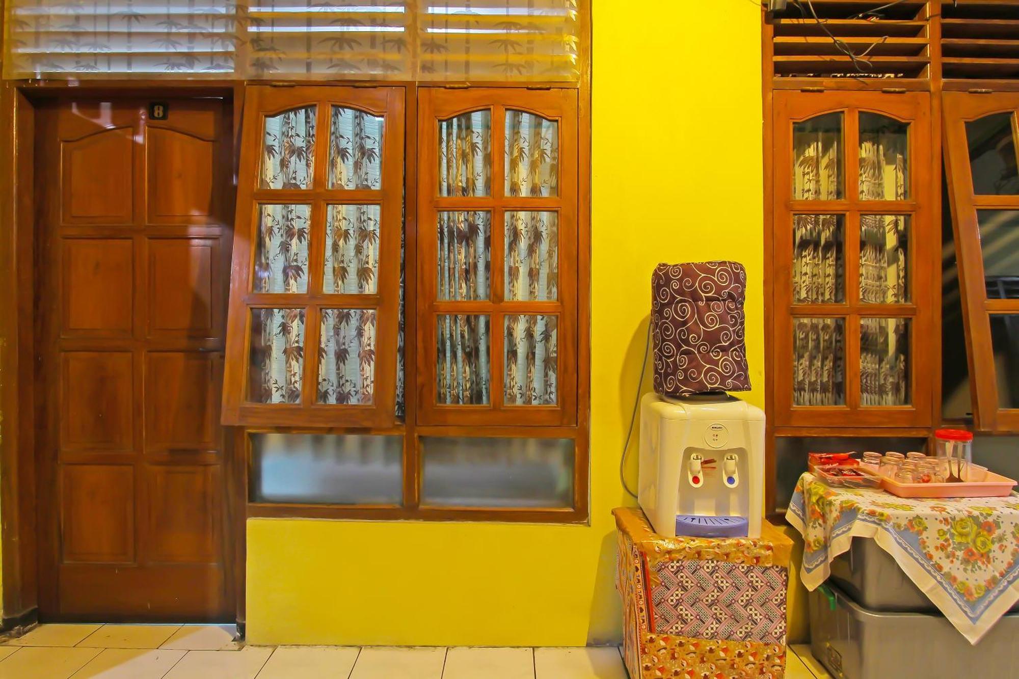 Spot On 91911 Rejeki Homestay Syariah Malioboro Jogjakarta Buitenkant foto